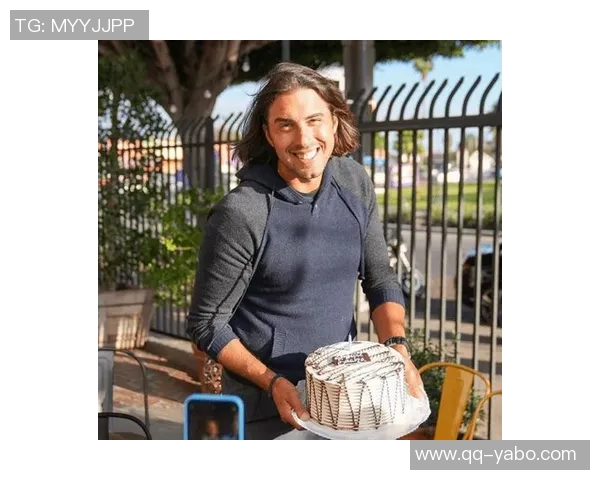 湖人传奇球员武贾西奇格林霍里携手为洛杉矶社区送温暖火鸡